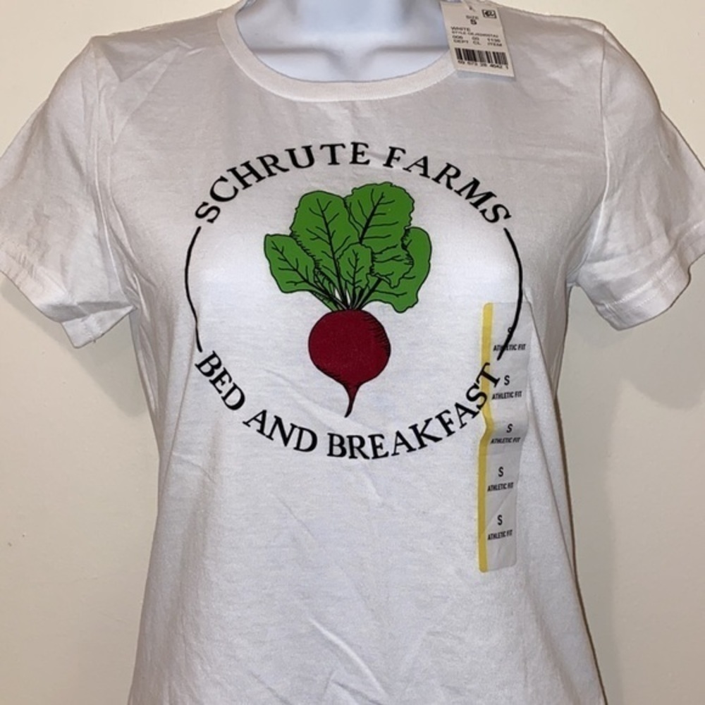 BNWT The Office Schrute Farms Bed & Breakfast Tee - Picture 6 of 9